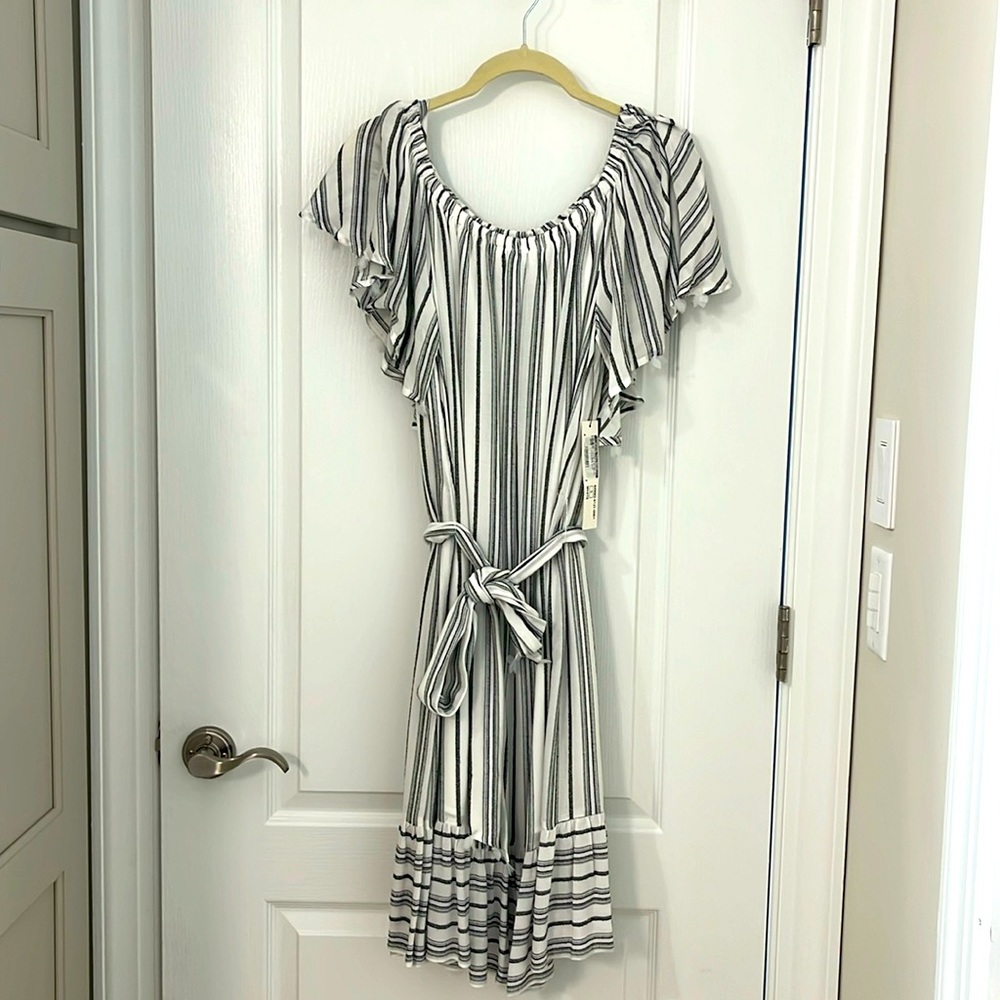 Tribal dress. White with black stripes. Never worn. Size S